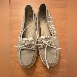 Women's sperrys size 8.5